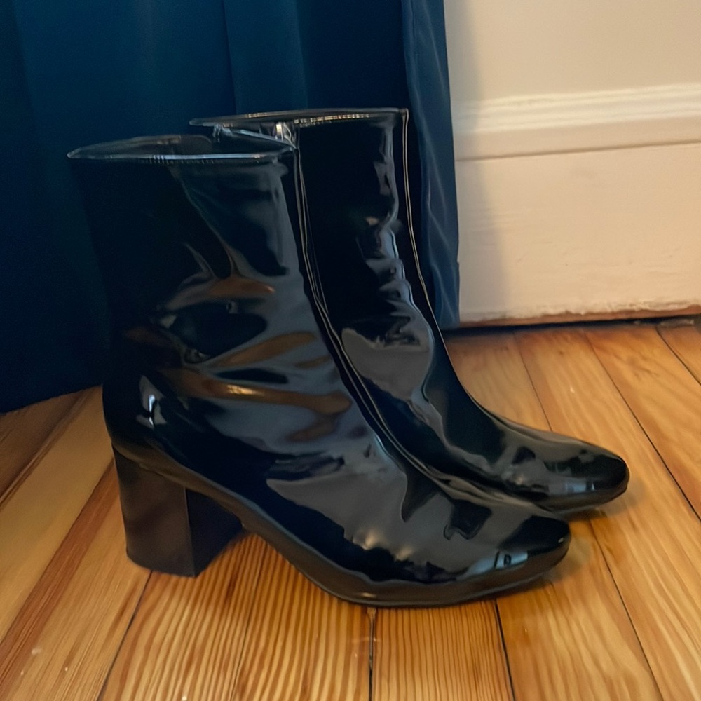 Black lacquer booties